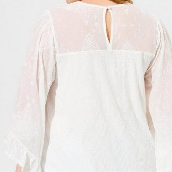 Torrid Size 0 Flocked Lace Bell Sleeve Top - Picture 7 of 8